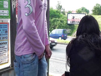 Das Erstaunlichste offentlichen Sex Dreier aller Zeiten!